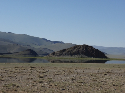 Lake near Tsaaganuur.JPG